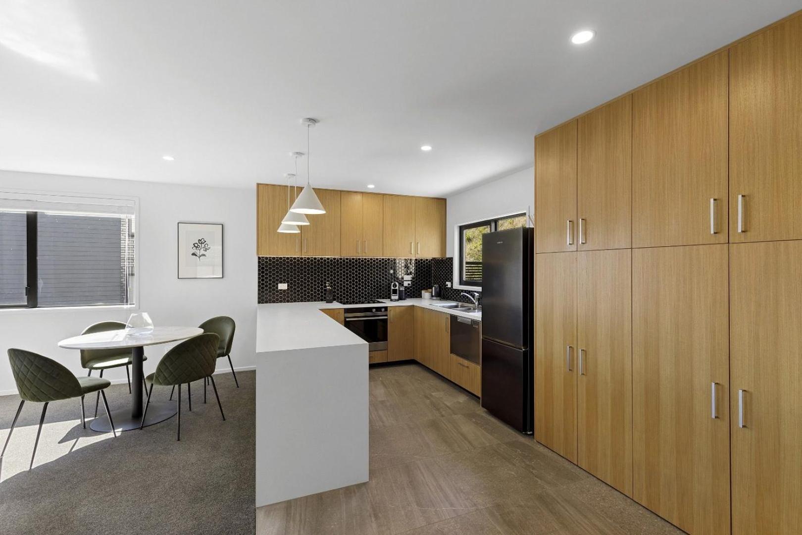 Whitby Townhouse Villa Porirua Exterior foto